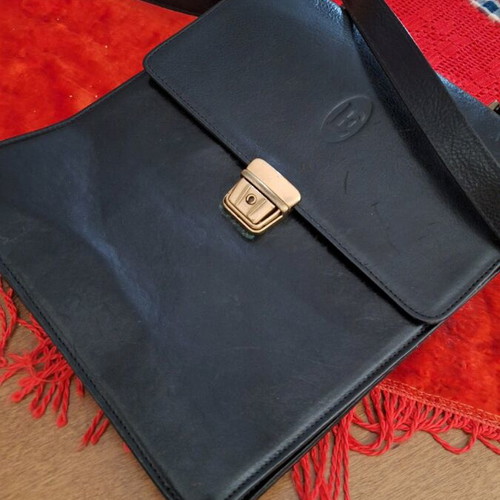 Men's leather handbag like new