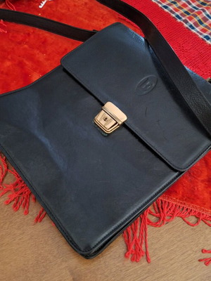 Men's leather handbag like new