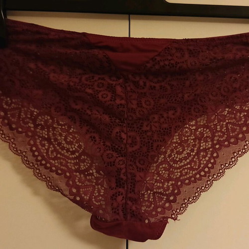 Women's lace lingerie set burgundy, size L, new