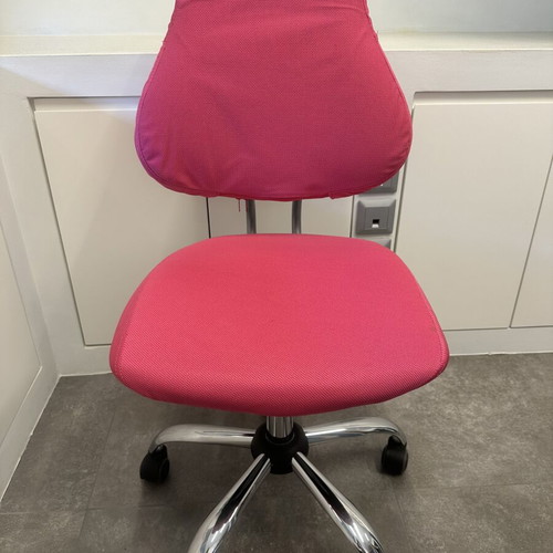 Student Children's Office Chair like new, adjustable backrest
