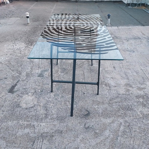 Glass desk used with fingerprint design and legs 148x73 cm