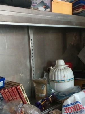 Ποτηριέρα ανοξείδωτη μεταχειρισμένη 190 cm με 2 ράφια και 2 τζάμια