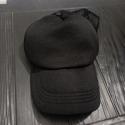 Black jockey hat like new with breathable mesh