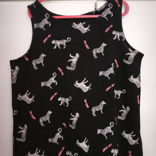 Sleeveless shirt here & there size 158-164 like new, black and pink
