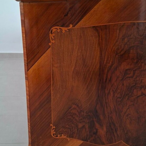 Italian walnut and rosewood bed Louis XV style used, marquetry and bronze details