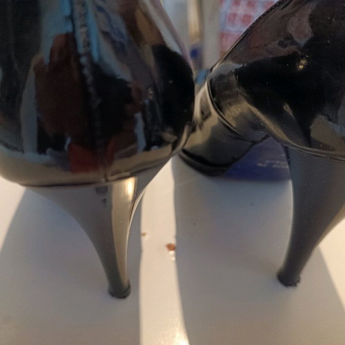 Epsilon black pumps used, size 37