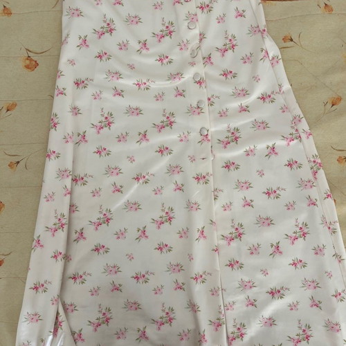Skirt with slit at bottom new, size M