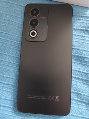 Oppo A80 5G smartphone 8GB RAM 256GB storage, black
