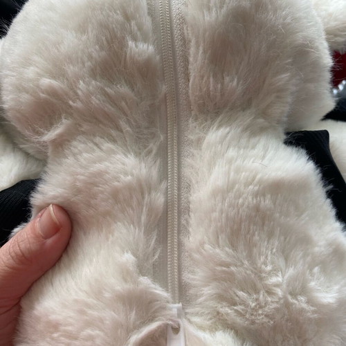 Handmade tissue holder like new with lamb design for car