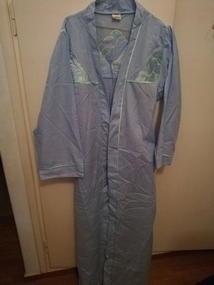 women's robe and nightgown size 44