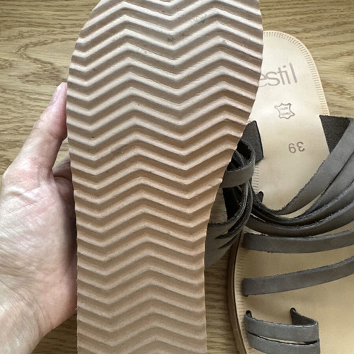 Khaki sandals like new, size 39, strappy style