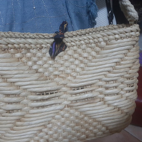 Summer handmade straw shoulder bag used