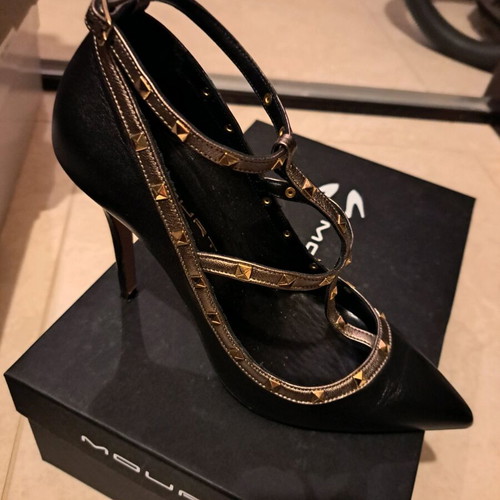 Mourtzi pumps new, leather with studs, size 37, black