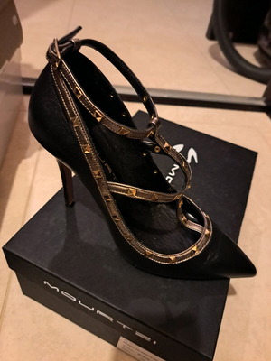 Mourtzi pumps new, leather with studs, size 37, black