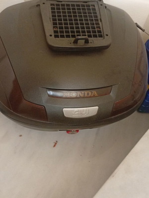 Μπαγκαζιέρα μηχανής Honda μεταχειρισμένη