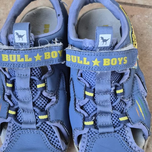 Bull Boys closed sandal shoes size 31 used, blue