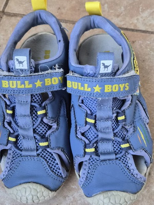 Bull Boys closed sandal shoes size 31 used, blue