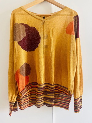 Manila Grace jumper size M new, thin, asymmetrical