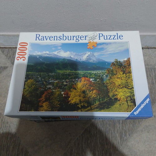 Ravensburger puzzle used, 3000 pieces