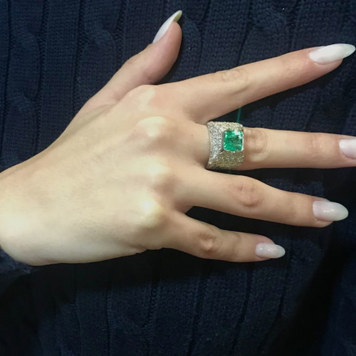 18k ring with emerald and brilliant diamonds, exclusive collection, new