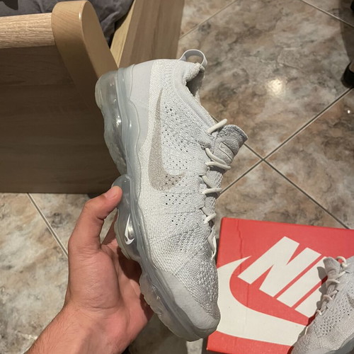 Nike Vapormax sneakers size 44 like new, white
