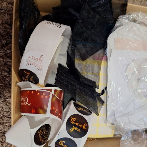 Packaging and jewelry materials used, pack