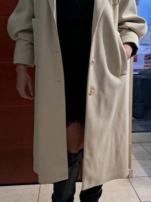 Coat like new in light beige with balloon sleeves