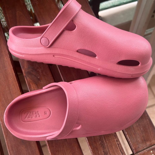 Pink plastic clogs type sabo Zara like new, size 37