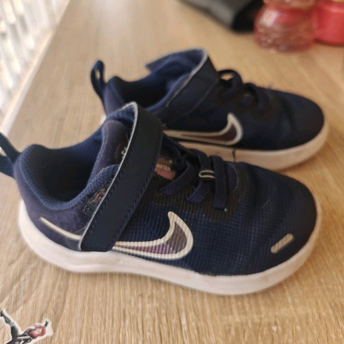 Nike kids shoes size 23.5 used, blue