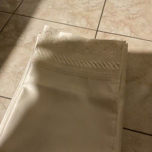 Satin luxury double bed sheets like new, elegant ecru-sugar color