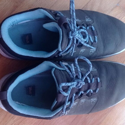 Teva leather athletic shoes used, waterproof, size 40