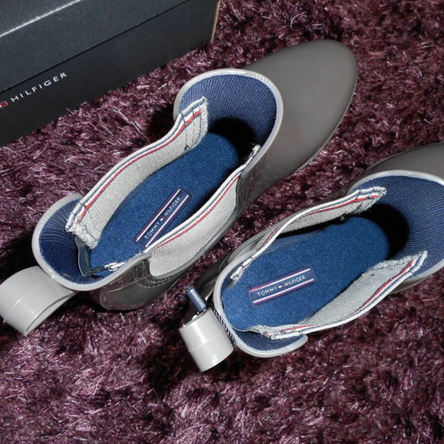 Tommy Hilfiger gray glossy rubber boots new, size 42, waterproof