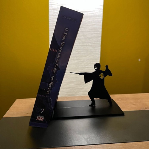 Harry Potter Bookstand with Wand new