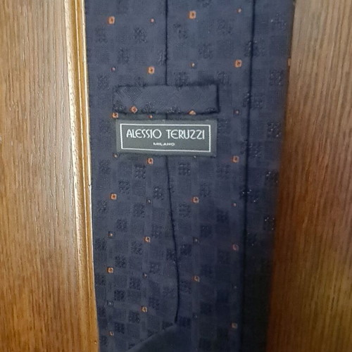 Tie in excellent condition