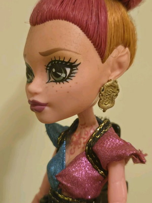 Monster High Gigi's Earrings made to order, 3d printed and handpainted