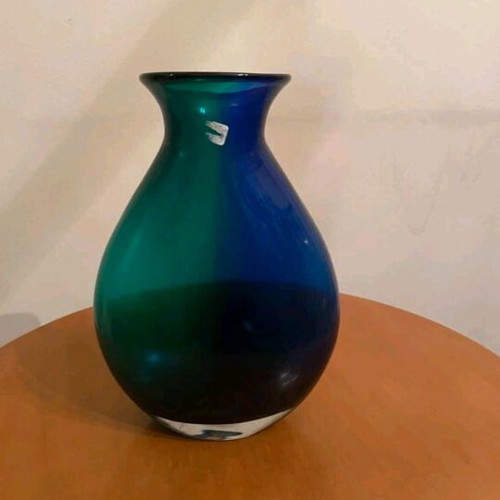 Decorative glass vase two-tone, like new