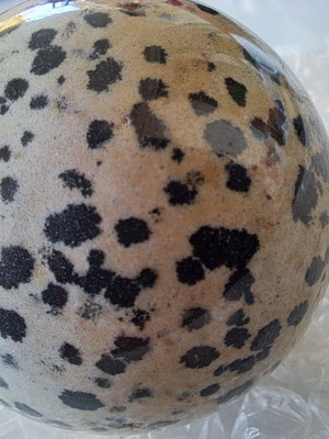 ΝΕΑ ΠΑΡΑΛΑΒΉ. DALMATIAN STONE, ΒΑΡΟΥΣ 166,75 ΓΡΑΜΜΑΡΊΩΝ,  ΚΑΙ ΔΙΑΜΈΤΡΟΥ 49 ΧΙΛ.