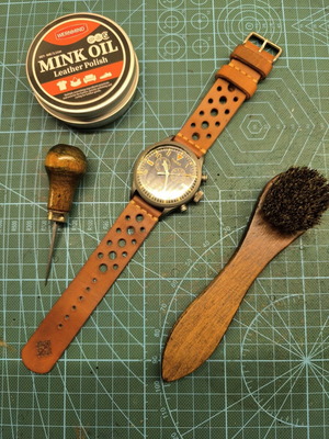 Handmade leather watch strap Racer style, custom colors