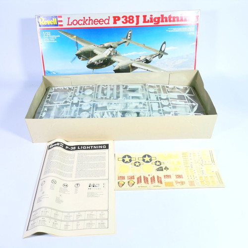 Revell Lockheed P-38J Lightning Model Kit 1:32 scale like new
