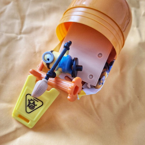 Kinder Surprise Maxi Minions 2020 new with capsule and leaflet