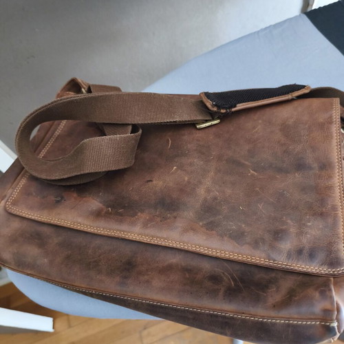 Work bag brown with inner pockets and strap like new