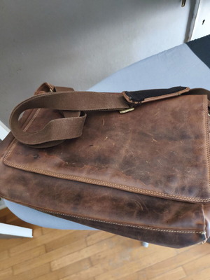 Work bag brown with inner pockets and strap like new