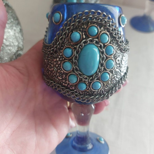 Indian glass jug set with 6 glasses decorated with alpaca and turquoise stones