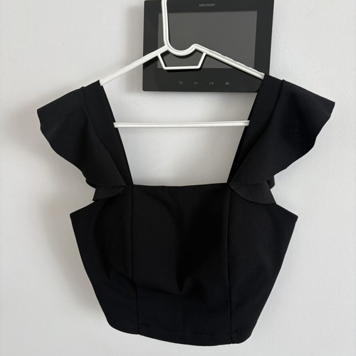 Italian black crop top with flared sleeves
