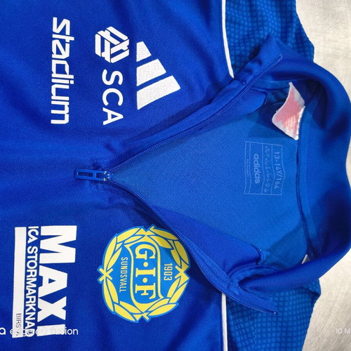 Swedish team jacket from academy for kids 11-14 like new