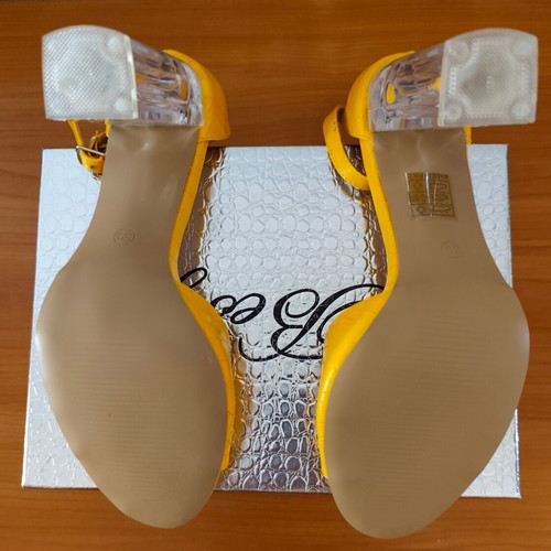 Besty yellow sandals new, size 39, 10 cm heel