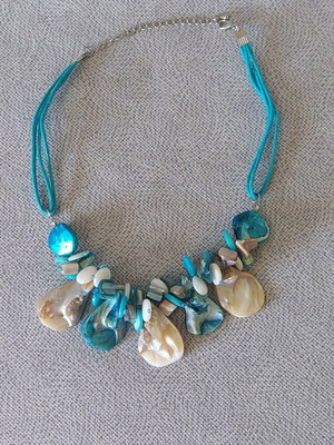 Summer necklace with shells new, blue