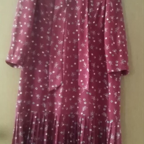 Dress classic design new, size M