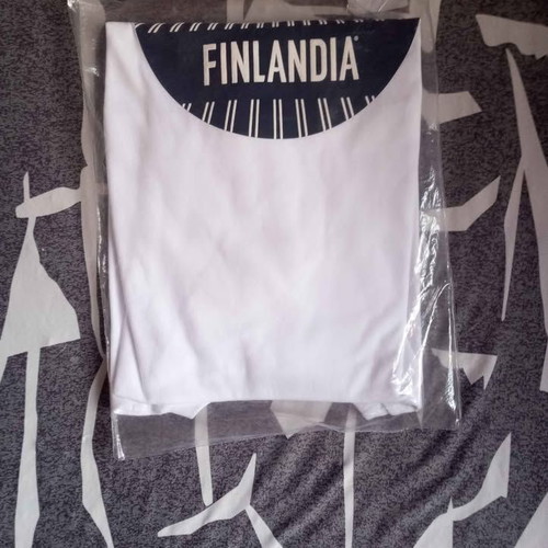 Vodka Finlandia T-shirt new, size M for girls