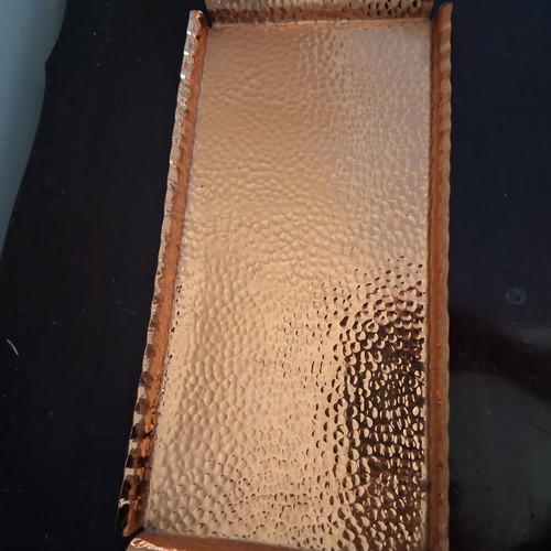 Copper hammered tray with feet, 37.5 x 16 cm